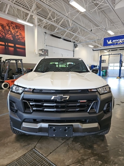 2024 Chevrolet Colorado Trail Boss photo 3