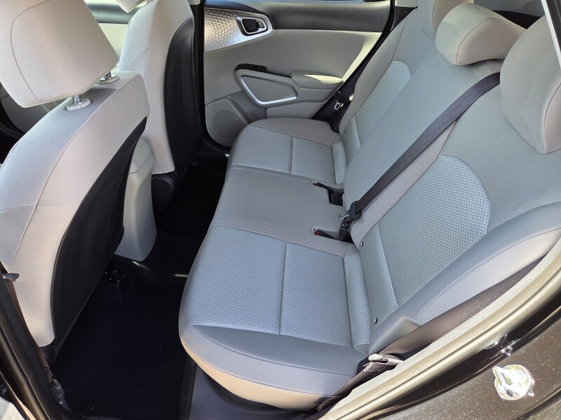 2025 Kia Soul LX photo 6
