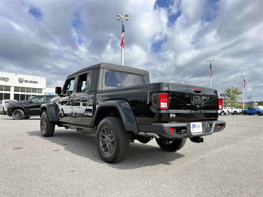 2025 Jeep Gladiator Sport S photo 2