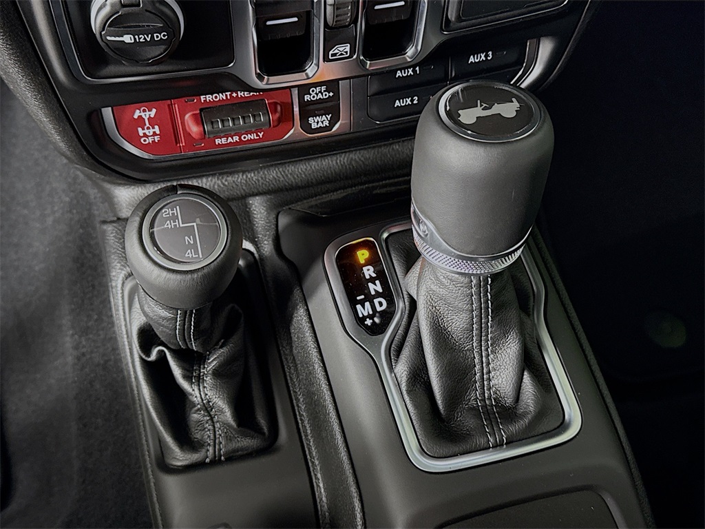 2025 Jeep Wrangler Rubicon photo 16