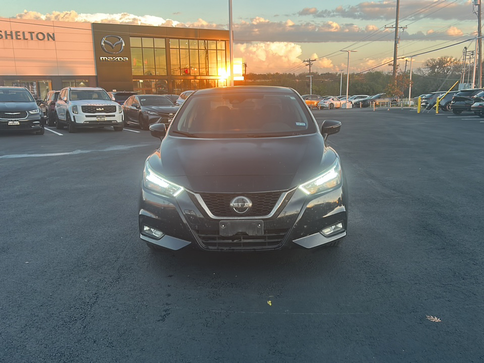 2020 Nissan Versa SR photo 2