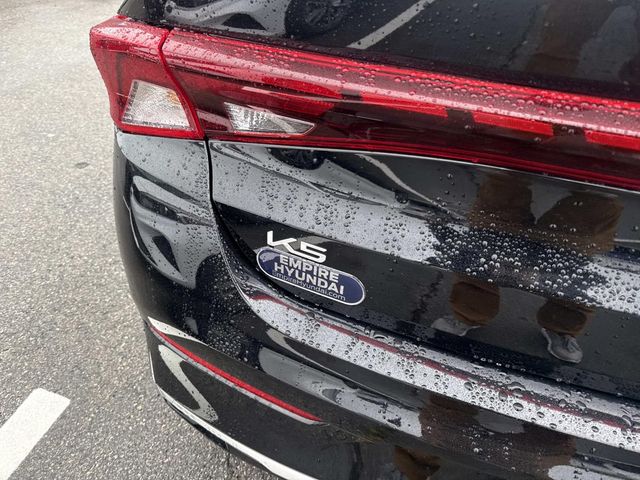 2023 Kia K5 LXS photo 4