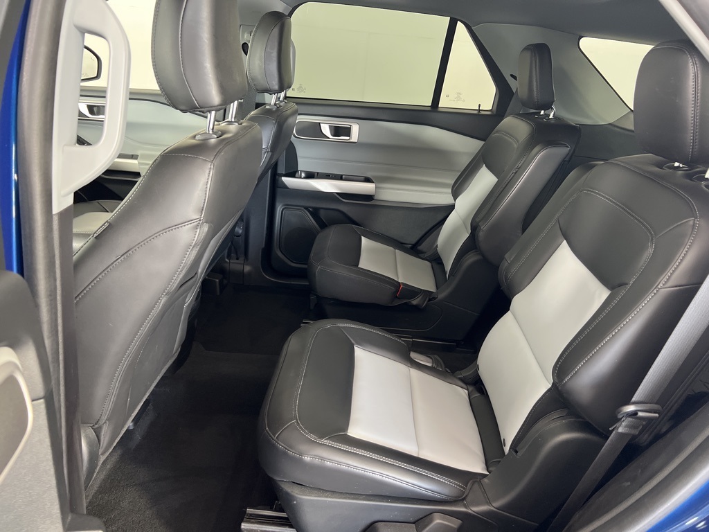 2022 Ford Explorer XLT photo 16