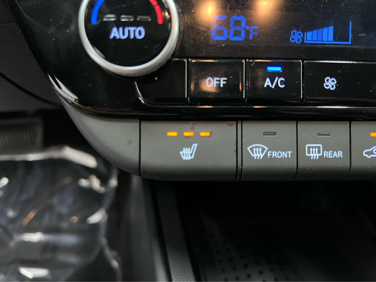 2023 Hyundai Elantra SEL photo 2