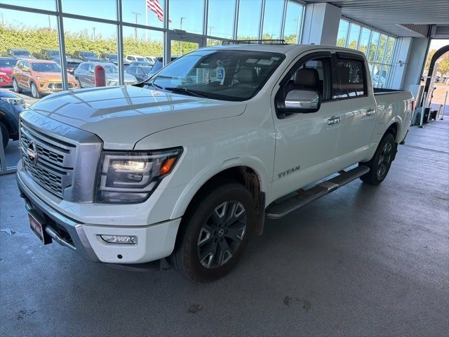 2022 Nissan Titan Platinum Reserve photo 2