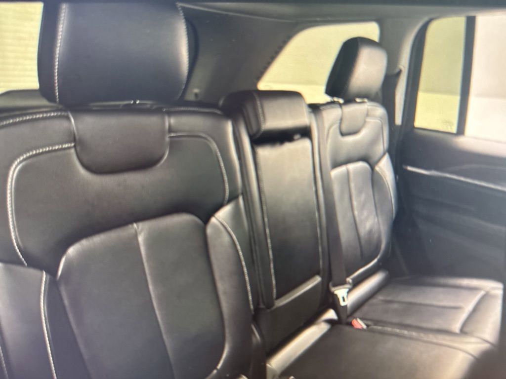 2023 Jeep Grand Cherokee Limited photo 7