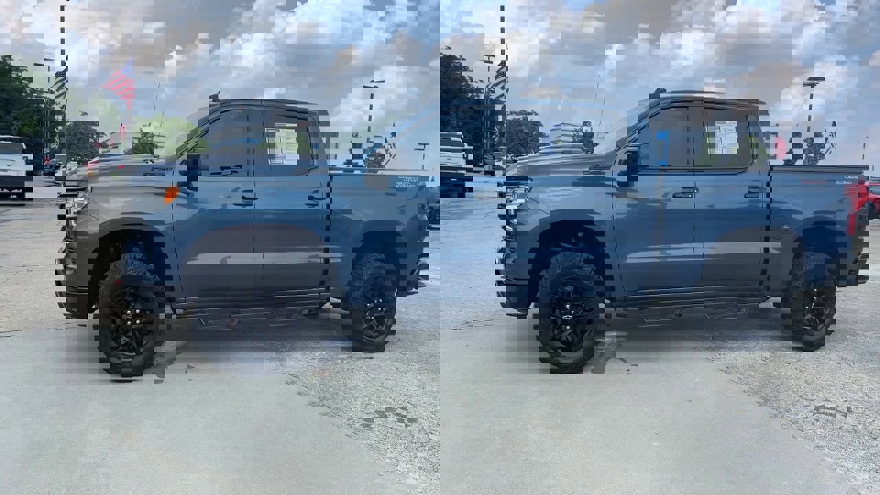 2024 Chevrolet Silverado 1500 LT Trail Boss photo 5