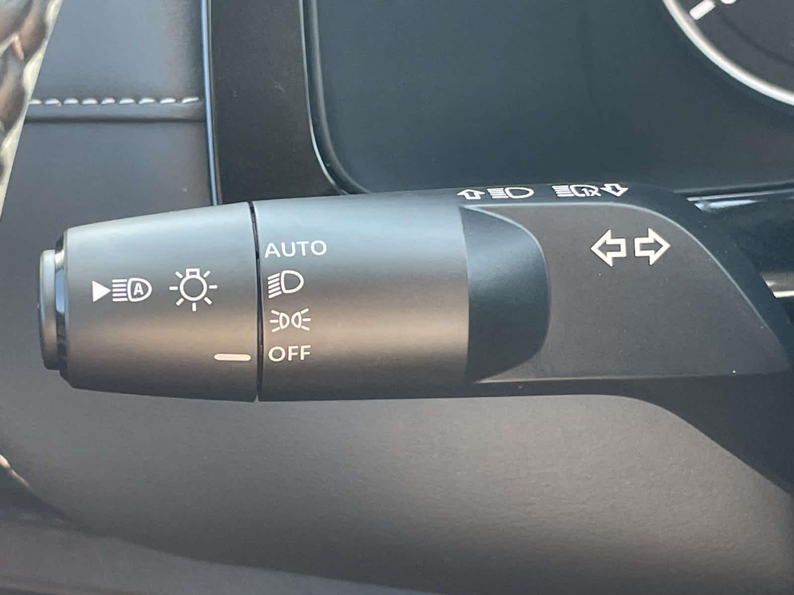 2025 Nissan Pathfinder SV photo 26