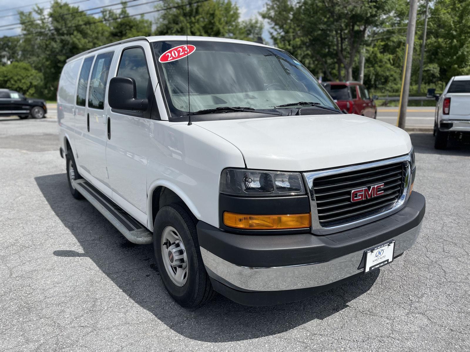 2023 Gmc Savana Cargo 2500 photo 3