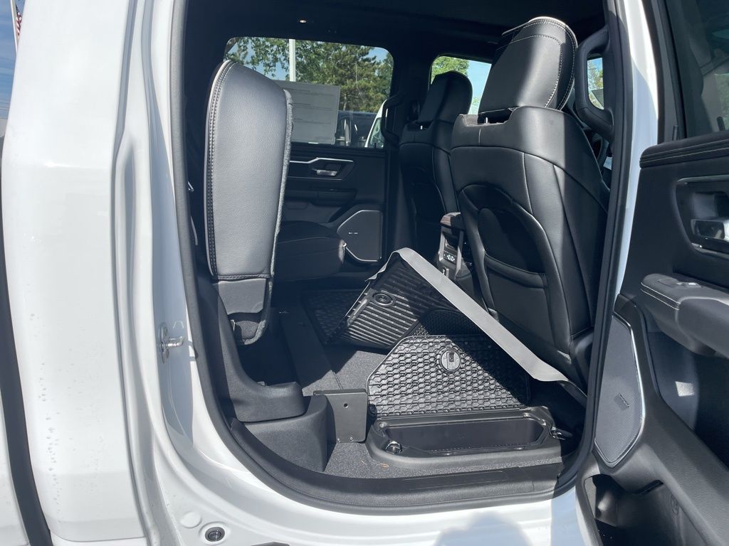 2026 Ram 1500 Laramie photo 32