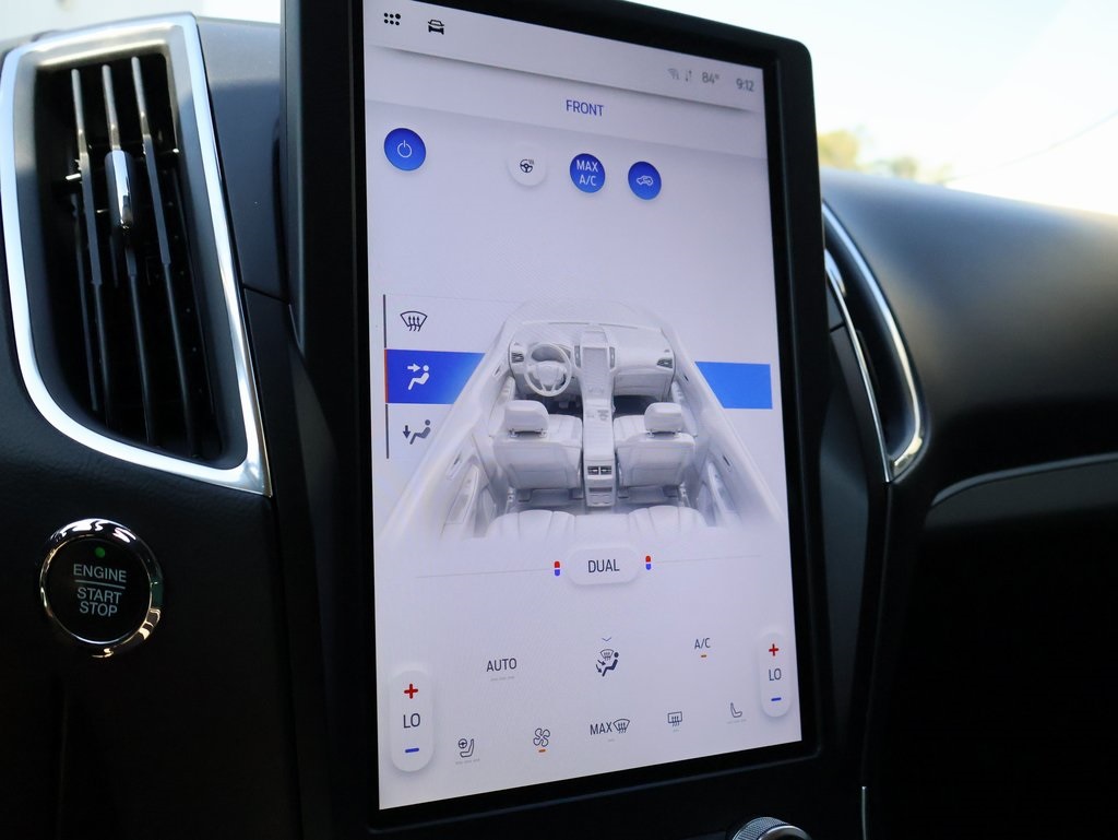 2024 Ford Edge Titanium photo 33