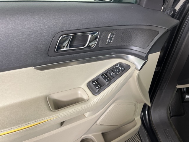 2013 Ford Explorer Base photo 14