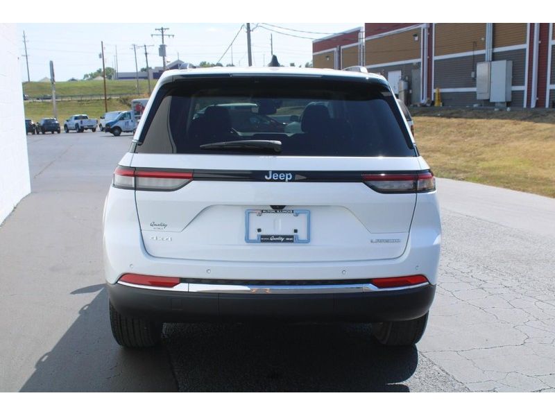 2024 Jeep Grand Cherokee Laredo X photo 3