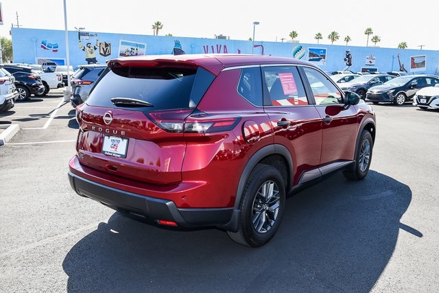 2025 Nissan Rogue S photo 2