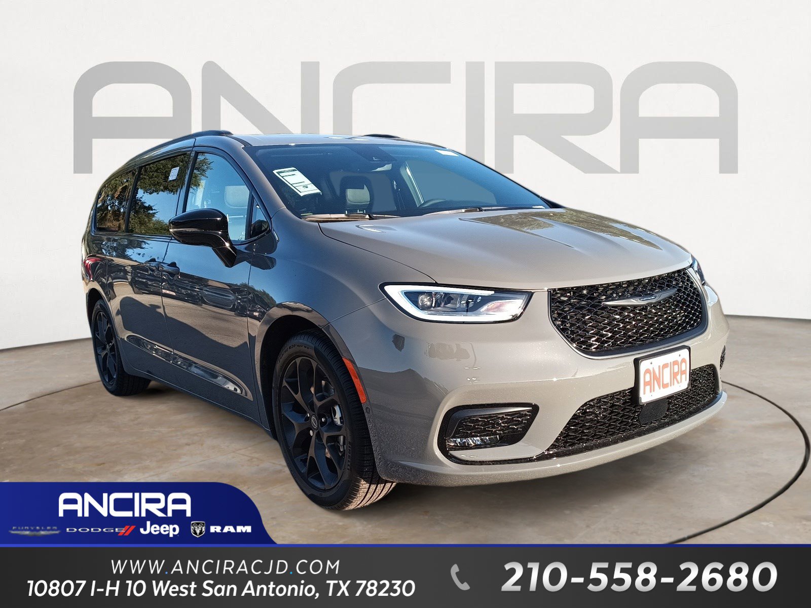 2025 Chrysler Pacifica Limited's photo