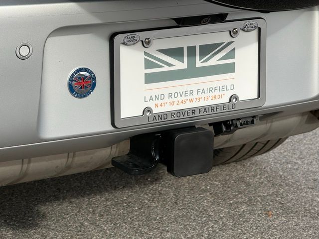 2024 Land Rover Defender 130 S photo 4