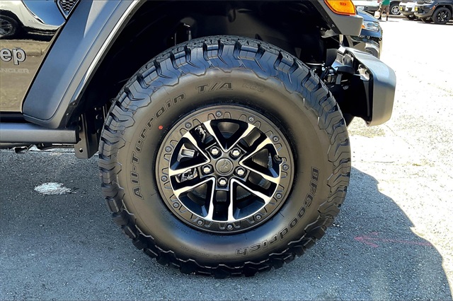 2025 Jeep Wrangler Willys photo 12