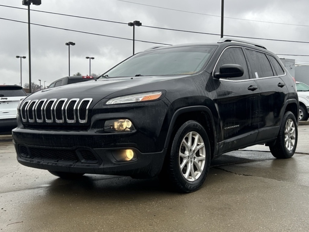 2016 Jeep Cherokee Latitude photo 2