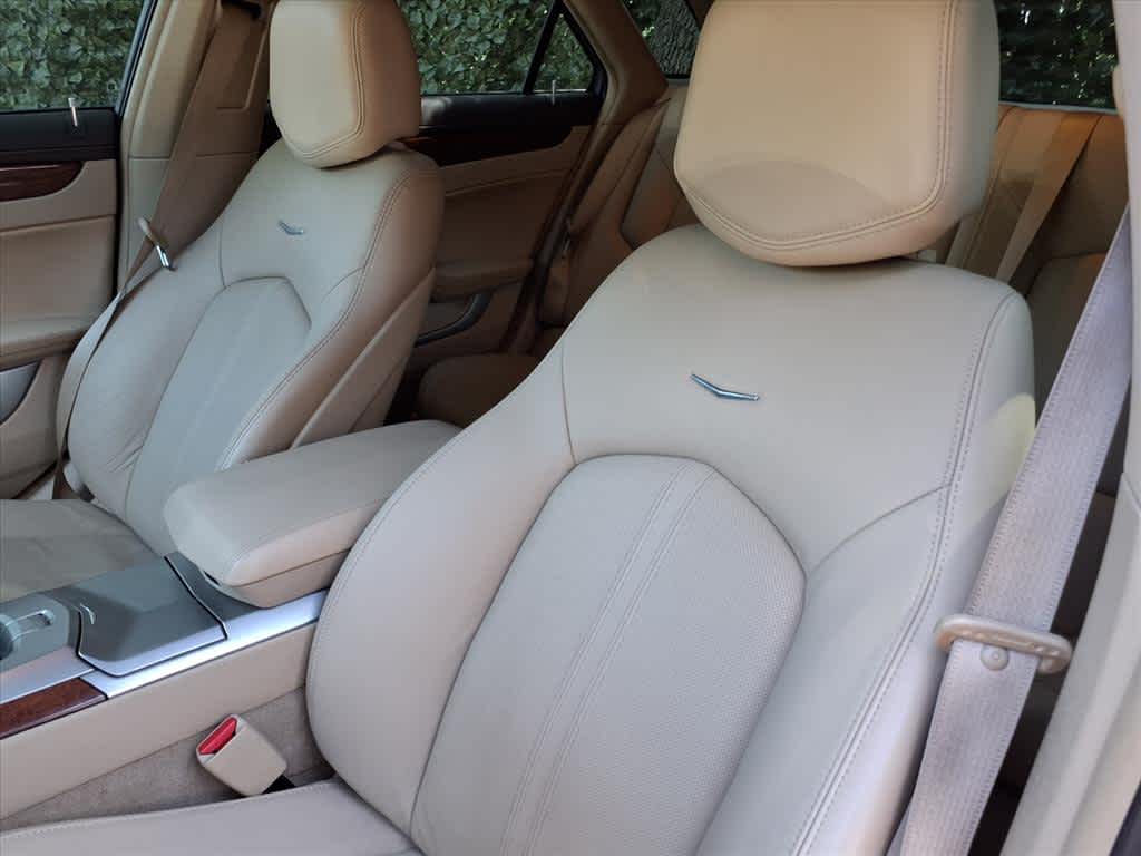 2010 Cadillac CTS Luxury photo 12