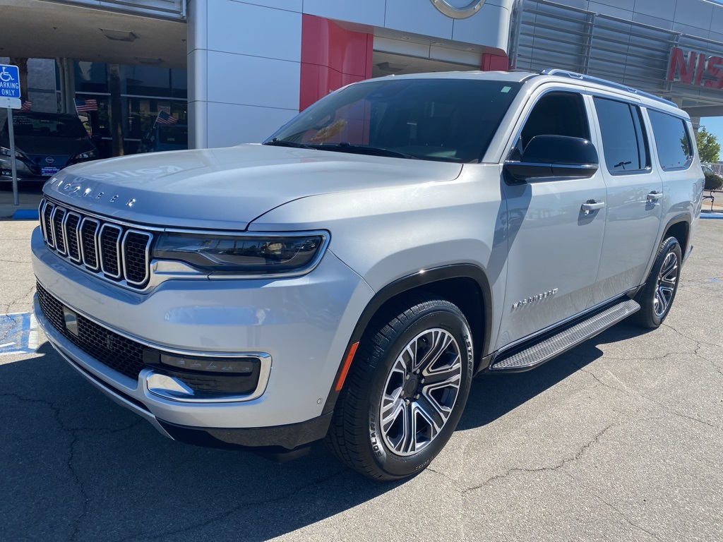 2024 Jeep Wagoneer L Series II photo 3