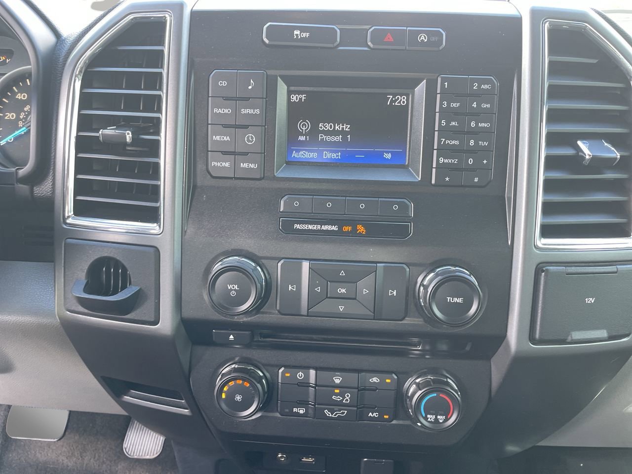 2015 Ford F-150 XLT photo 19
