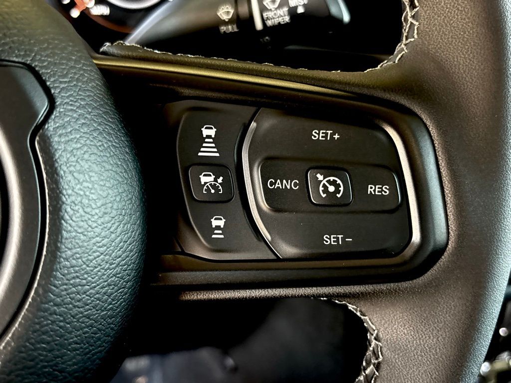 2025 Jeep Gladiator Mojave photo 16