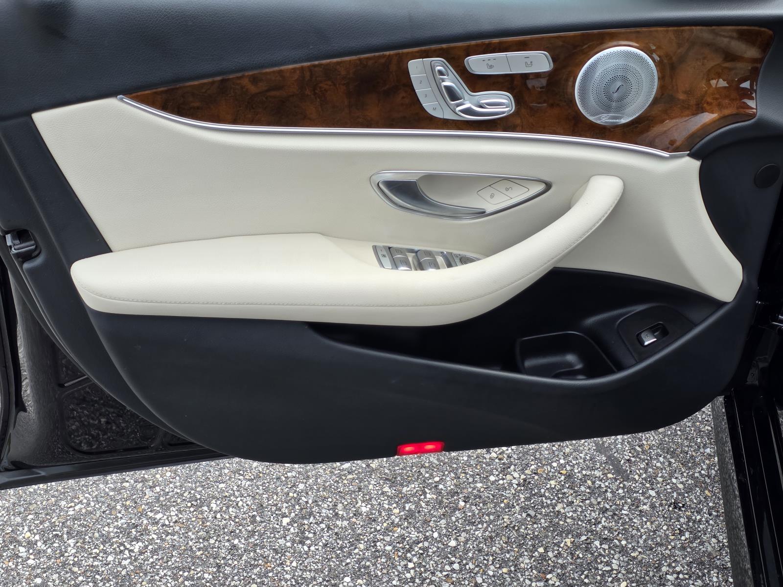 2020 Mercedes Benz E 450 4MATIC photo 33