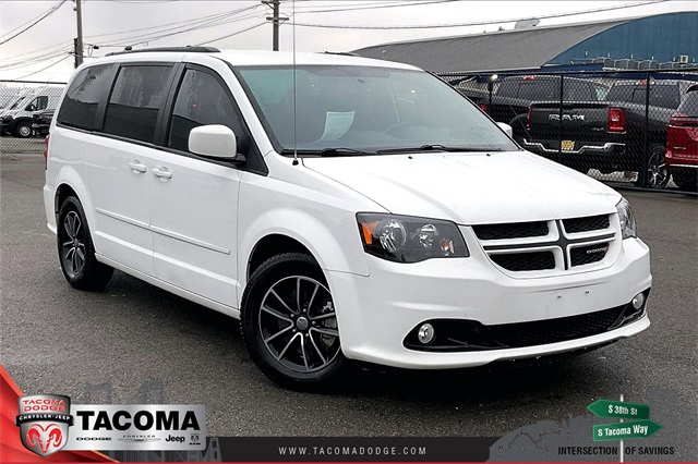 2016 Dodge Grand Caravan R/T's photo
