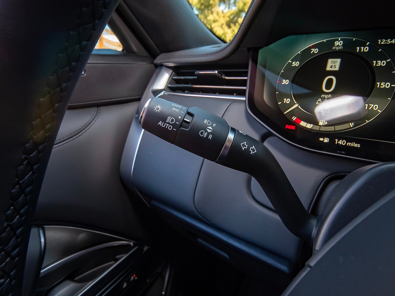 2025 Land Rover Range Rover SE photo 12