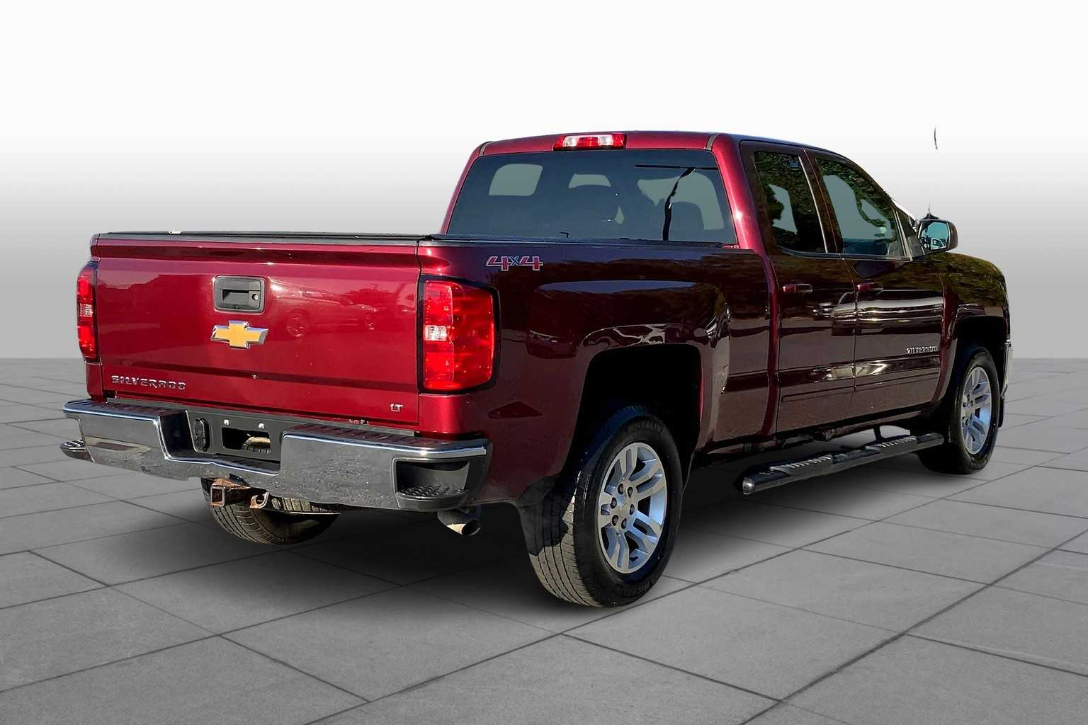 2017 Chevrolet Silverado 1500 LT photo 12