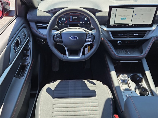 2025 Ford Explorer ST-Line photo 13