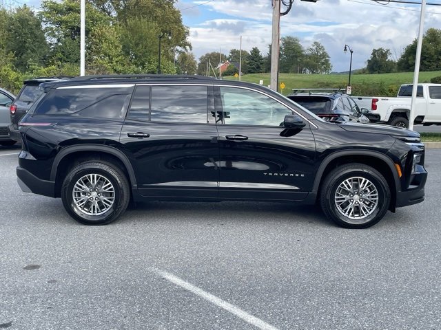 2026 Chevrolet Traverse photo 8