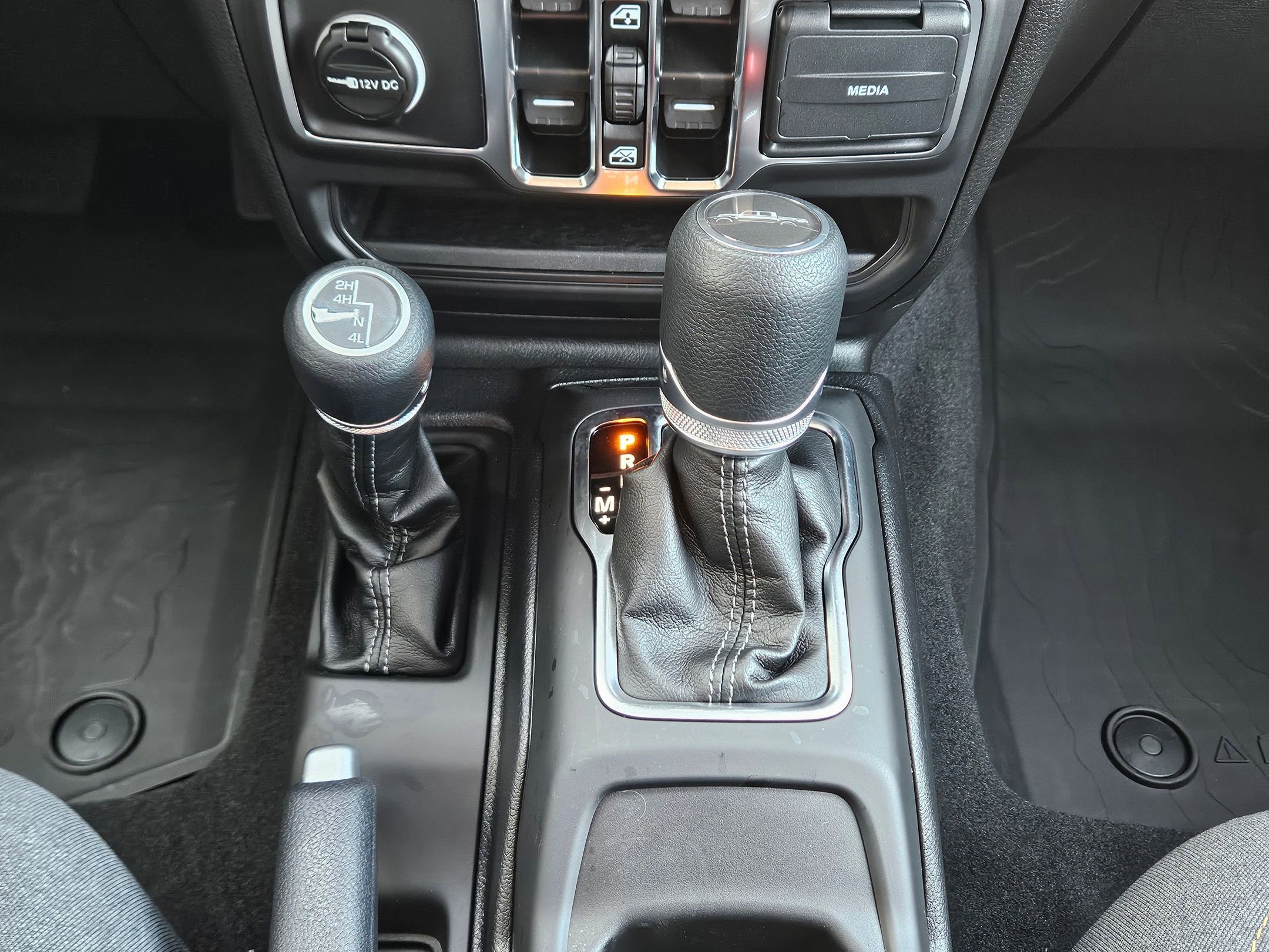 2025 Jeep Gladiator Sport photo 10