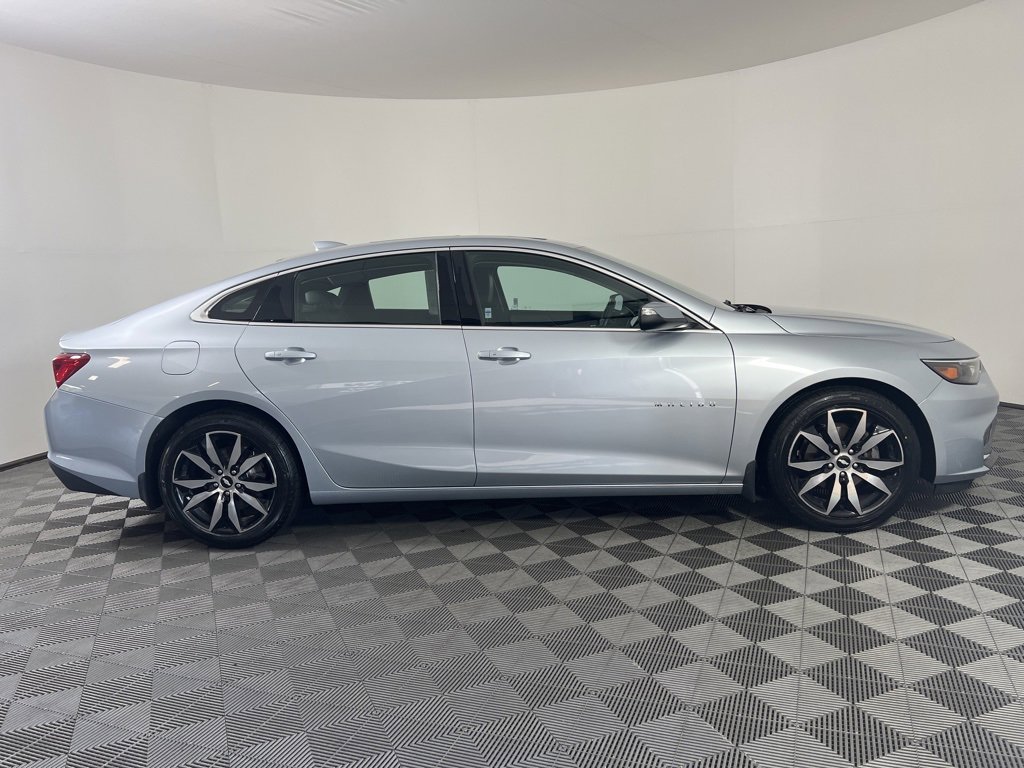 2017 Chevrolet Malibu 1LT photo 22