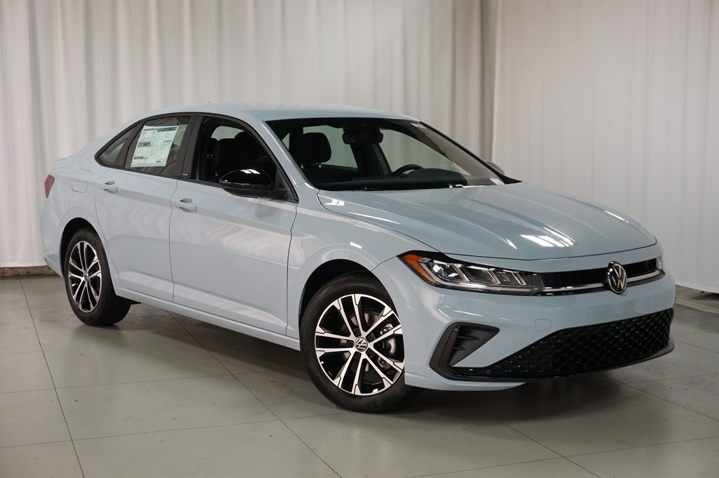2025 Volkswagen Jetta 1.5T Sport photo 2