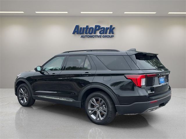 2025 Ford Explorer photo 4