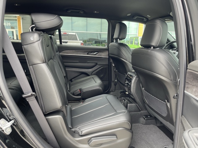 2025 Jeep Grand Cherokee Limited photo 20