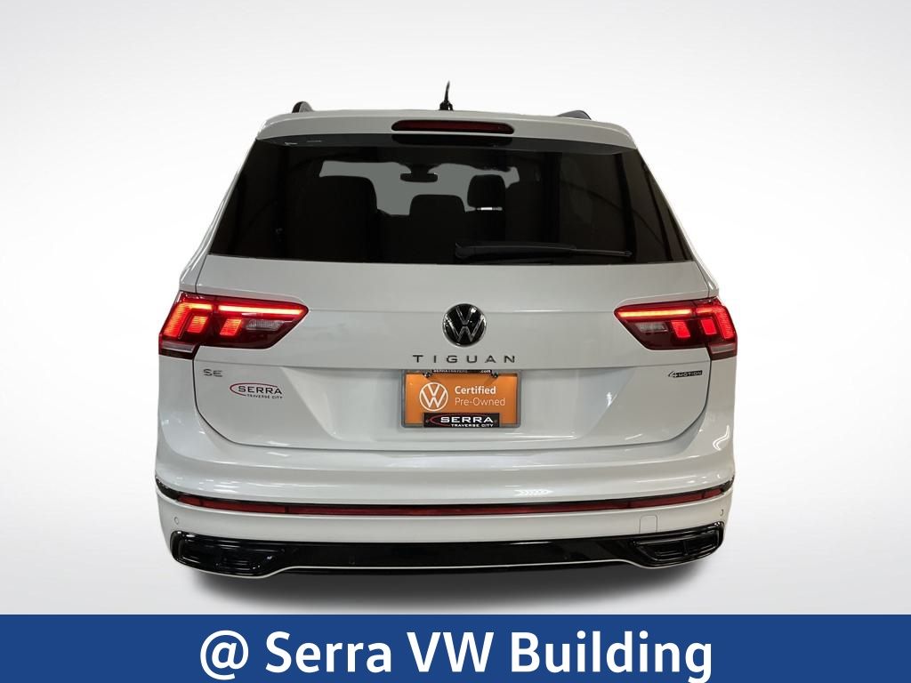 2024 Volkswagen Tiguan SE R-Line Black photo 4