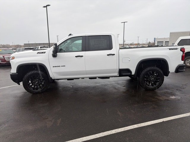 2026 Chevrolet Silverado 3500HD LT photo 2