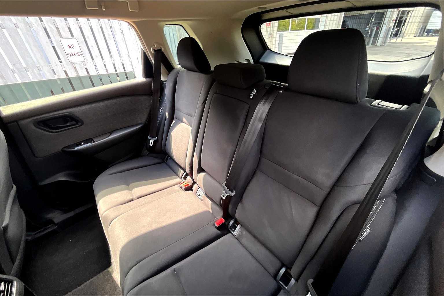 2023 Nissan Rogue S photo 17
