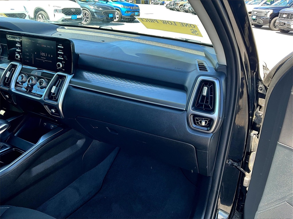 2022 Kia Sorento LX photo 13
