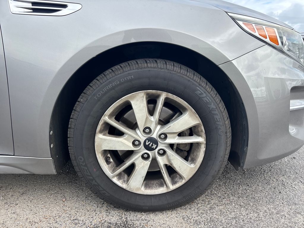 2018 Kia Optima LX photo 2