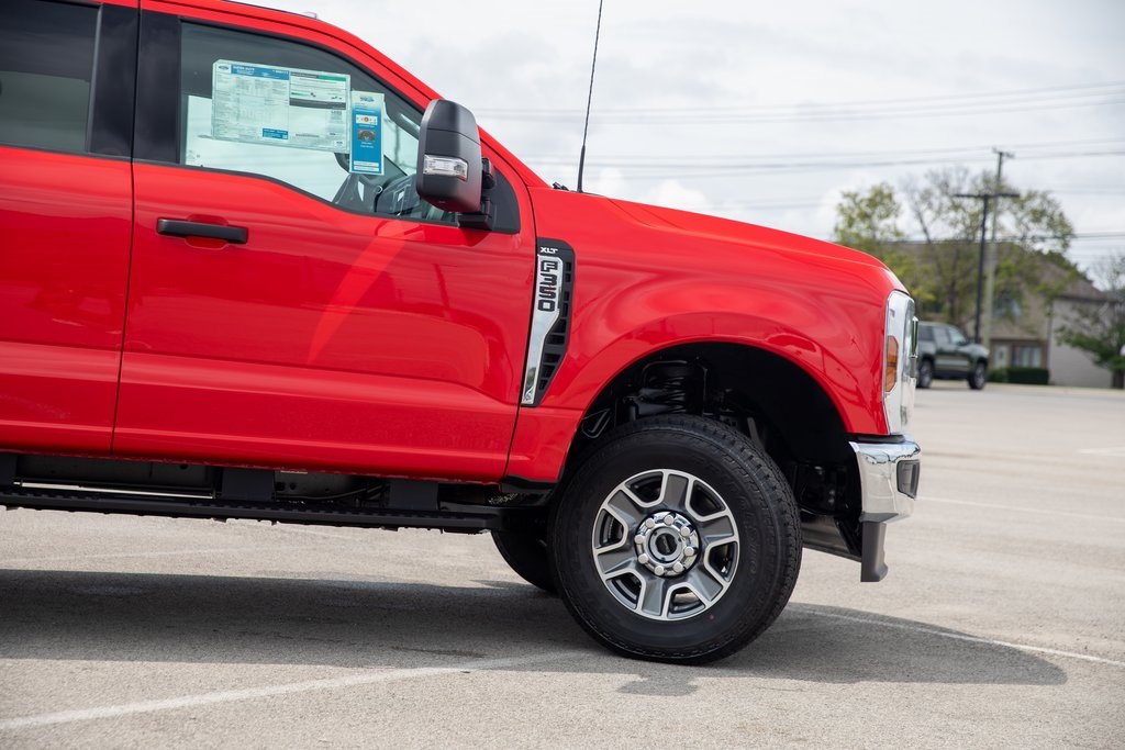 2025 Ford F-350 XLT photo 6