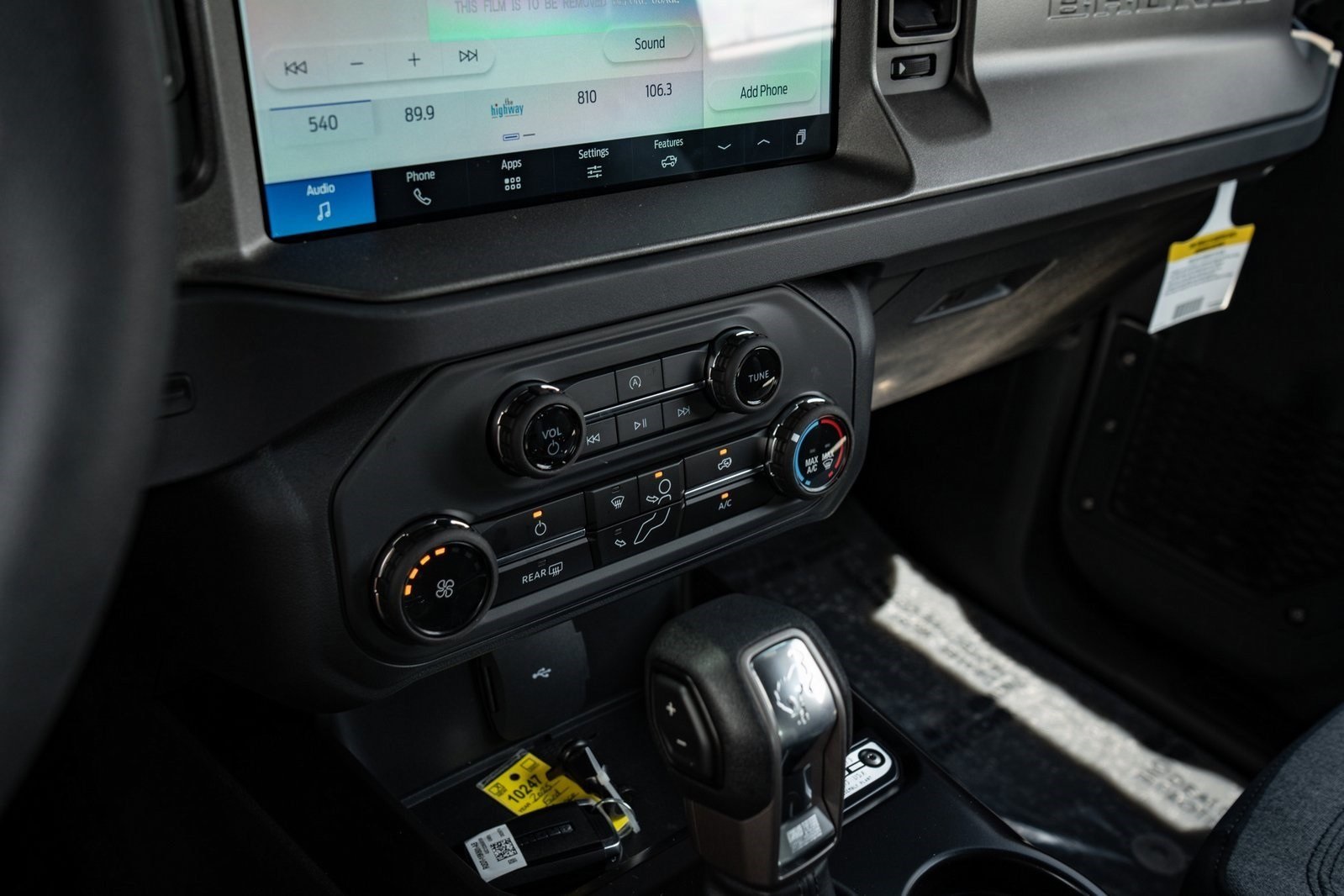 2025 Ford Bronco Base photo 21