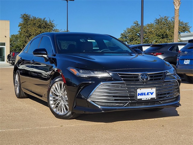 2020 Toyota Avalon Limited's photo