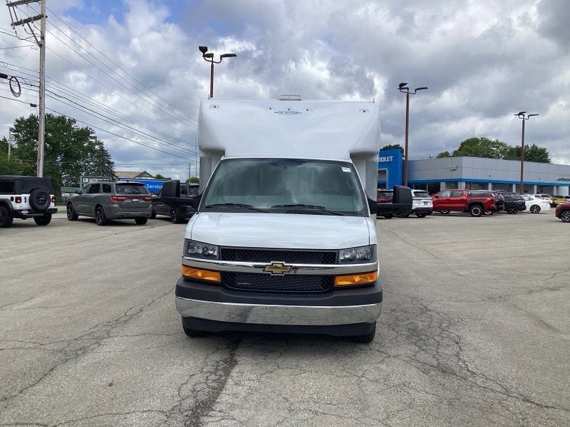 2025 Chevrolet Express 3500 Work Van photo 2