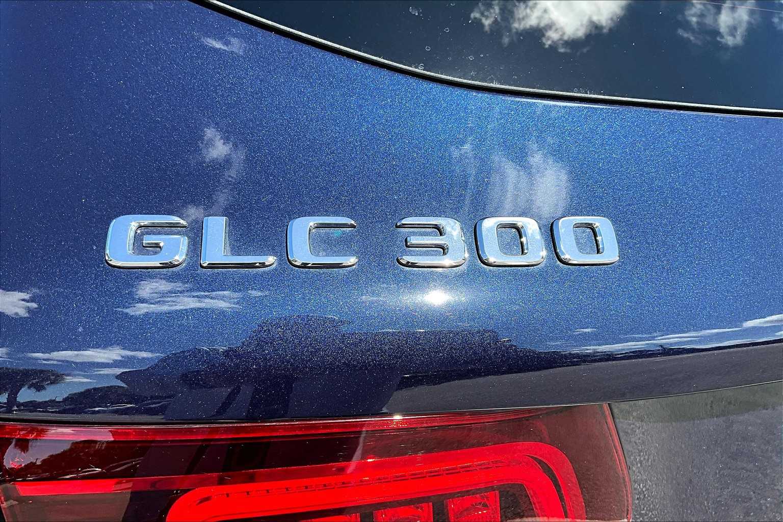 2021 Mercedes Benz GLC 300 photo 9
