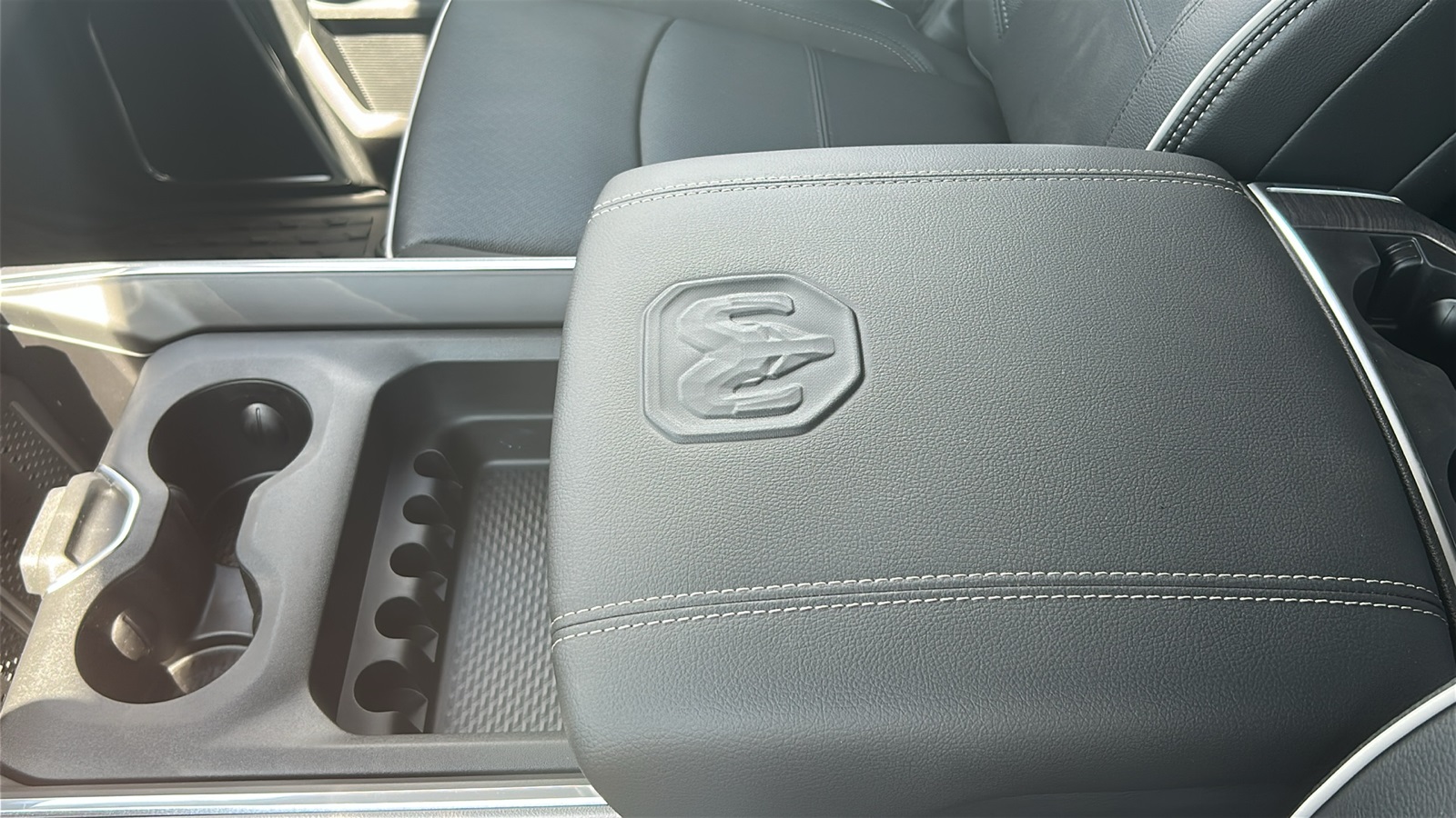 2025 Ram 2500 Laramie photo 27