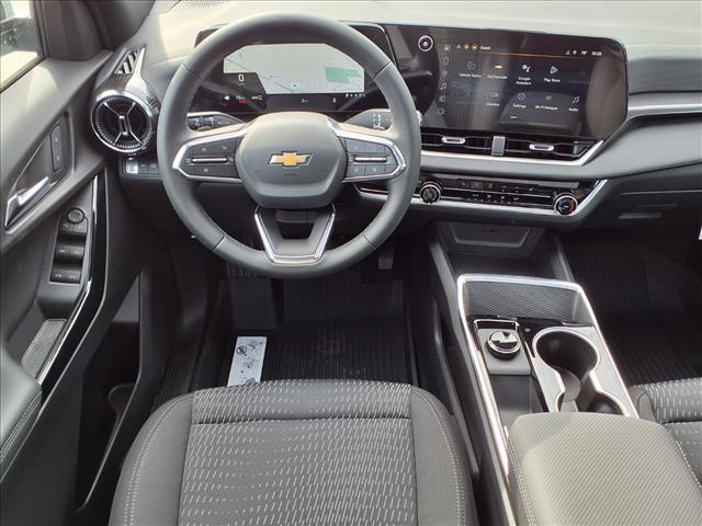 2026 Chevrolet Equinox photo 3