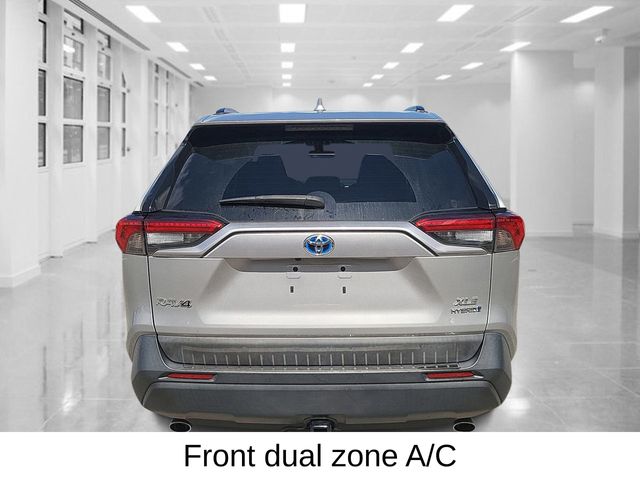 2020 Toyota RAV4 Hybrid XLE photo 4